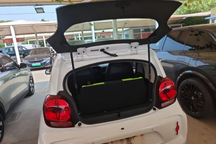 Used Roewe Clever 2021 302 km New Four-Seater Super-Efficient Version Trunk