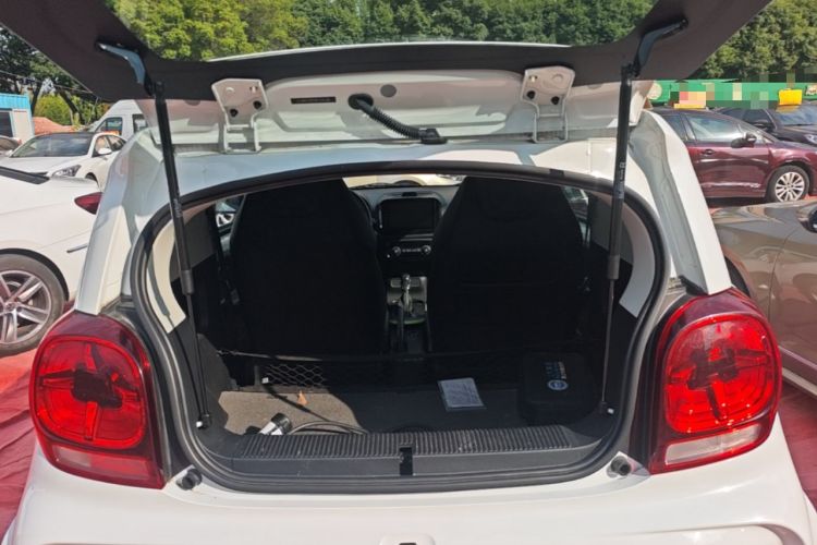 Used Roewe Clever 2021 302km Excellence Edition Trunk