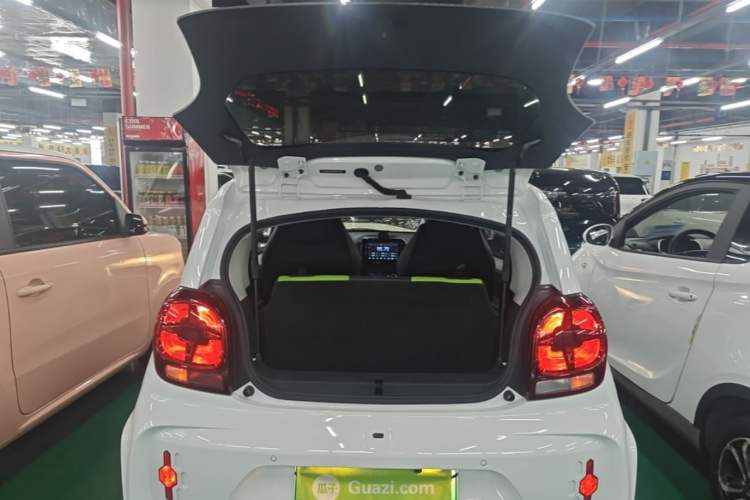 Used Roewe Clever 2021 302 km New Four-Seater Super-Efficient Version Trunk