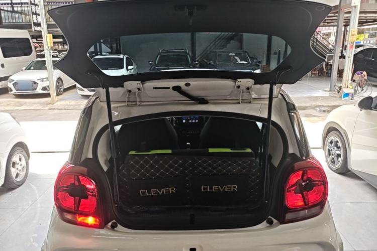 Used Roewe Clever 2021 302 km New Four-Seater Super-Efficient Version Trunk