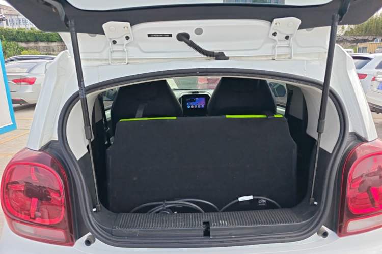Used Roewe Clever 2021 302km All-Round Version Trunk