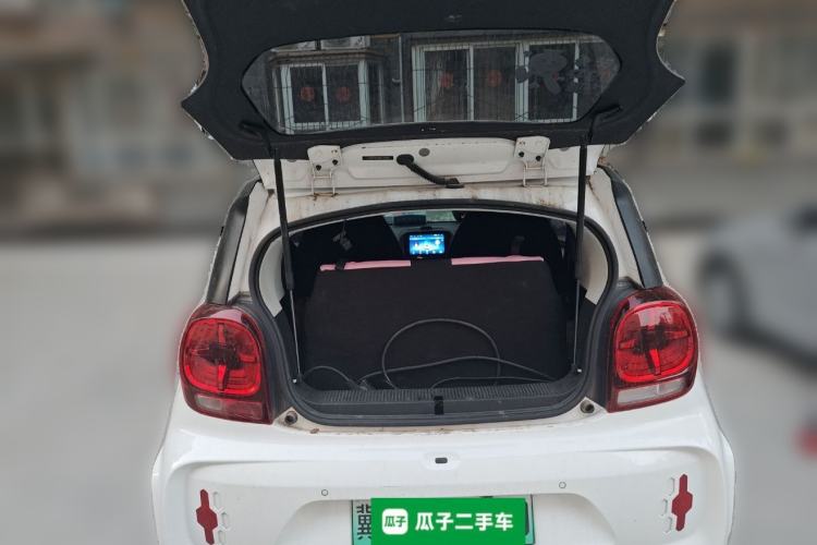 Used Roewe Clever 2021 302 km New Four-Seater Super-Efficient Version Trunk
