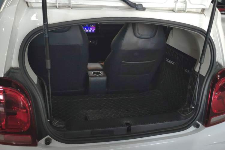 Used Roewe Clever 2021 302km Excellence Edition Trunk