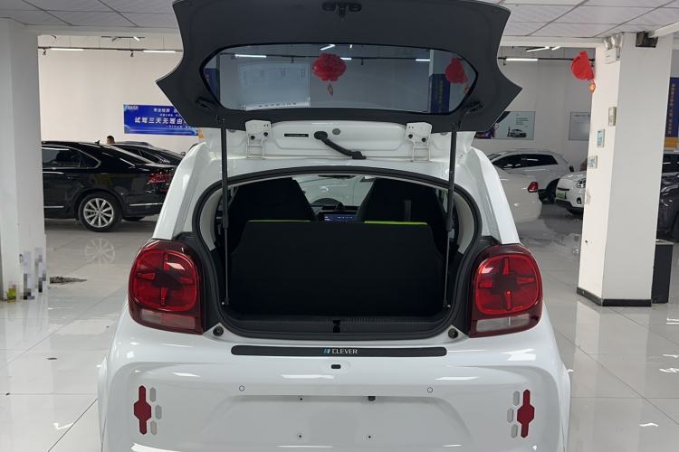 Used Roewe Clever 2021 302 km New Four-Seater Super-Efficient Version Trunk