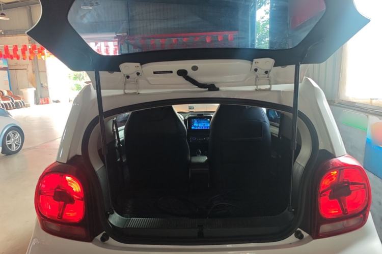 Used Roewe Clever 2021 302km All-Round Version Trunk