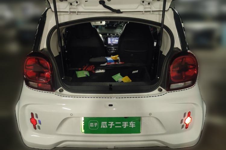 Used Roewe Clever 2021 302 km New Four-Seater Super-Efficient Version Trunk