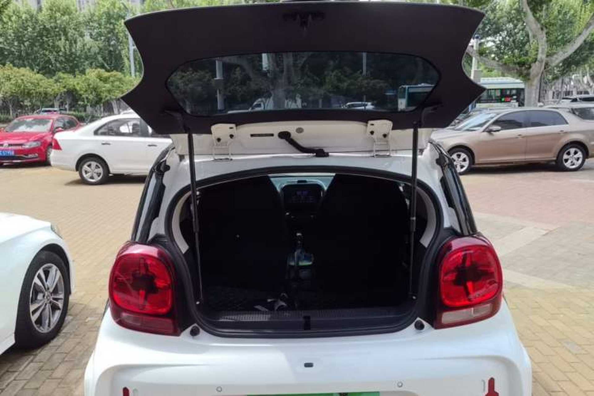 Used Roewe Clever 2021 302km All-Round Version Trunk