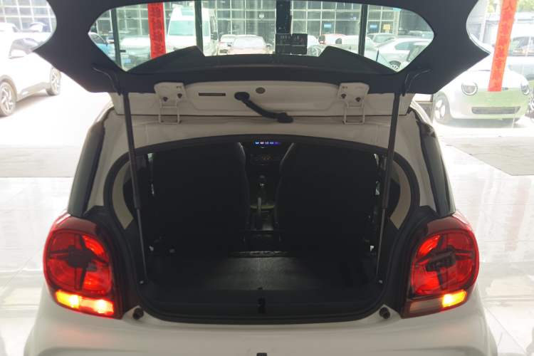 Used Roewe Clever 2021 302km Excellence Edition Trunk