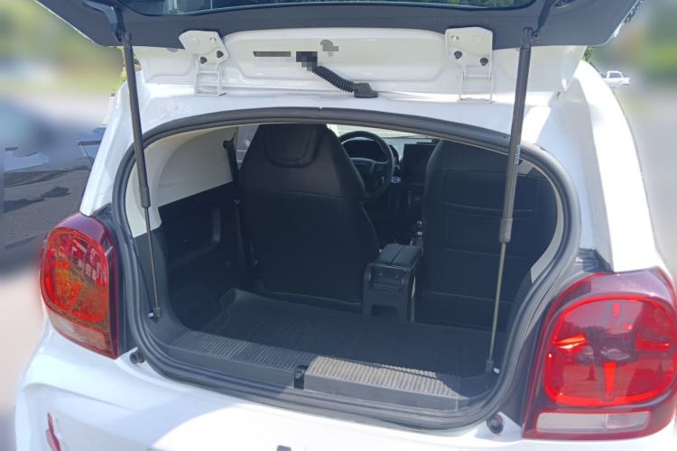 Used Roewe Clever 2021 302km All-Round Version Trunk