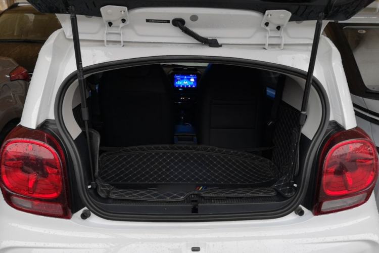 Used Roewe Clever 2021 302km All-Round Version Trunk