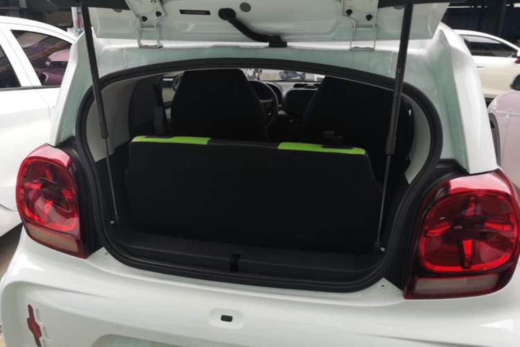 Used Roewe Clever 2021 302 km New Four-Seater Super-Efficient Version Trunk