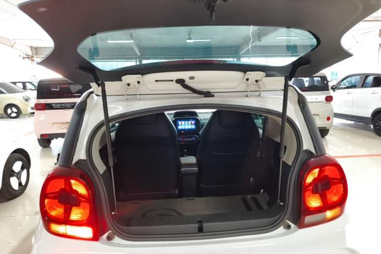 Used Roewe Clever 2021 302km Excellence Edition Trunk