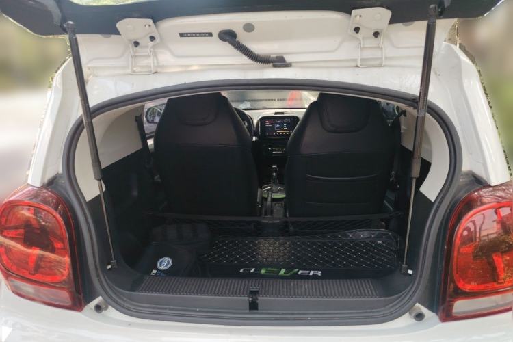 Used Roewe Clever 2021 302km All-Round Version Trunk