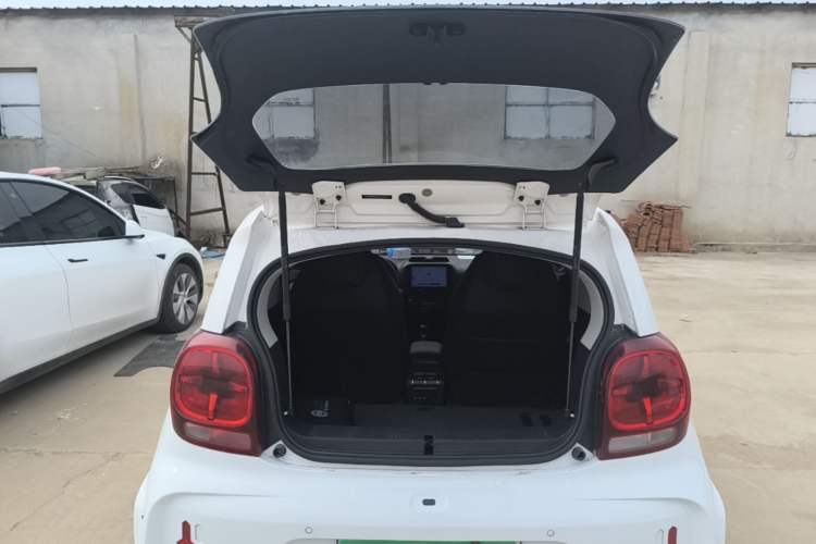 Used Roewe Clever 2021 302km Excellence Edition Trunk
