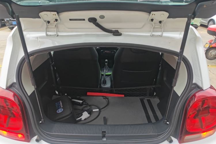 Used Roewe Clever 2021 302km All-Round Version Trunk
