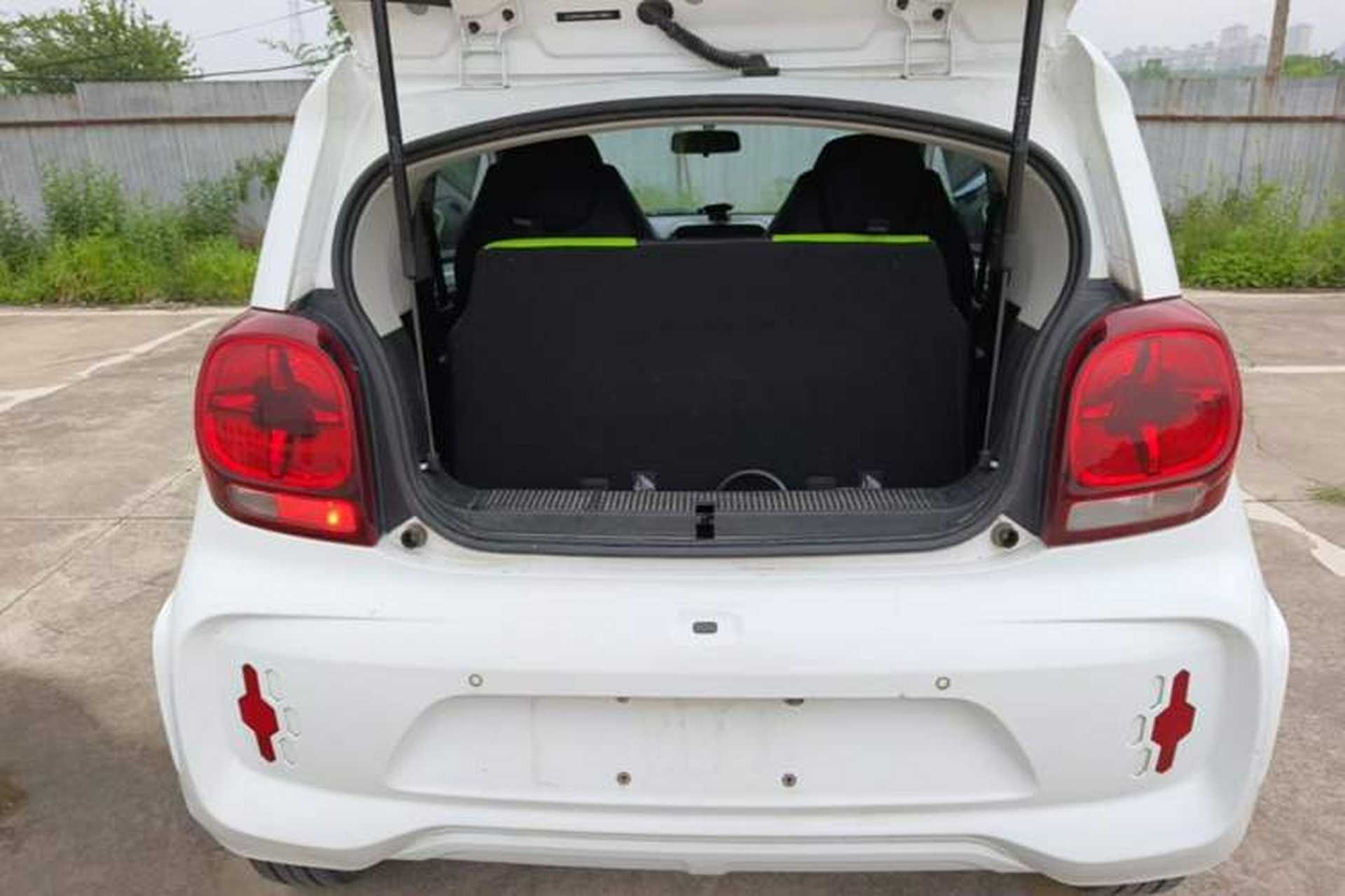Used Roewe Clever 2021 302 km New Four-Seater Super-Efficient Version Trunk