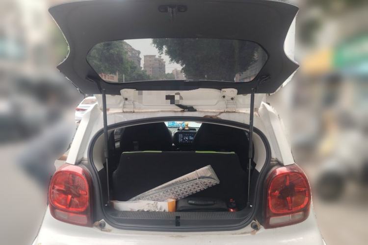 Used Roewe Clever 2021 302 km New Four-Seater Super-Efficient Version Trunk