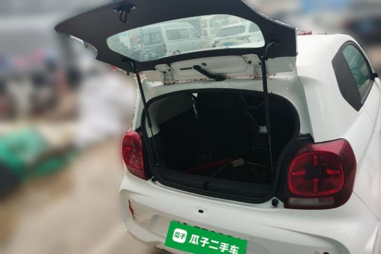 Used Roewe Clever 2021 302km All-Round Version Trunk