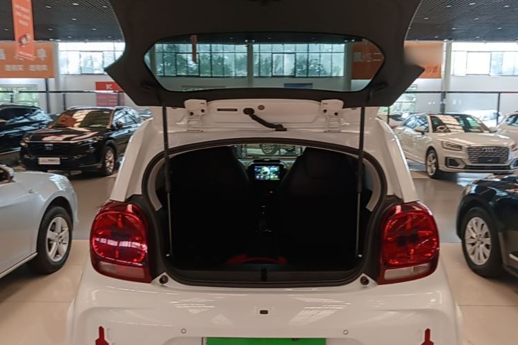 Used Roewe Clever 2021 302km Excellence Edition Trunk