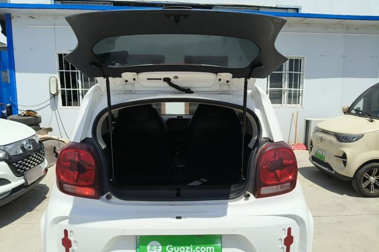 Used Roewe Clever 2021 302km All-Round Version Trunk