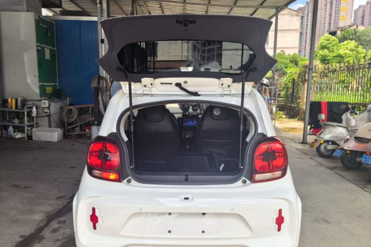 Used Roewe Clever 2021 302km Excellence Edition Trunk