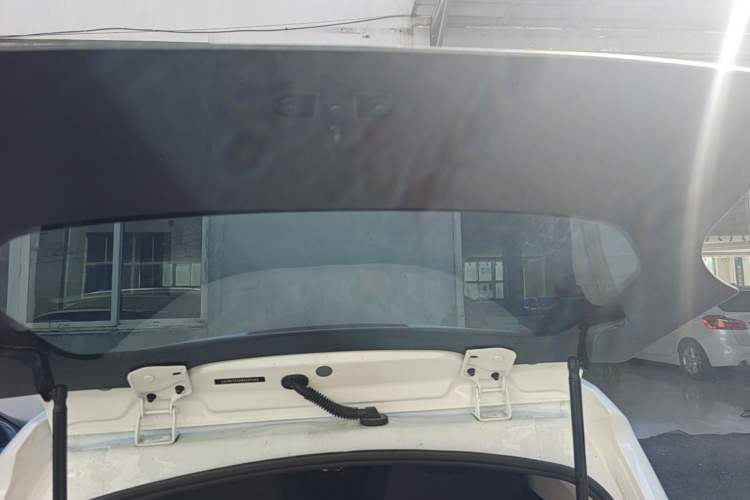 Used Roewe Clever 2021 302km All-Round Version Trunk