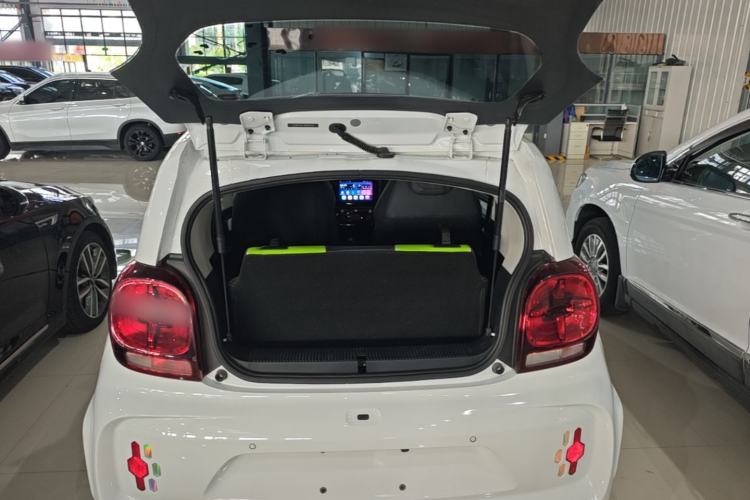 Used Roewe Clever 2021 302 km New Four-Seater Super-Efficient Version Trunk