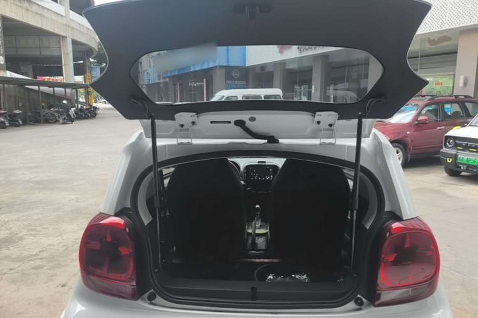 Used Roewe Clever 2021 302km All-Round Version Trunk