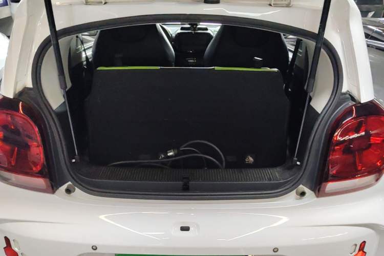 Used Roewe Clever 2021 302 km New Four-Seater Super-Efficient Version Trunk