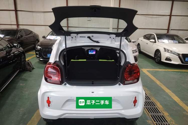 Used Roewe Clever 2021 302 km New Four-Seater Super-Efficient Version Trunk