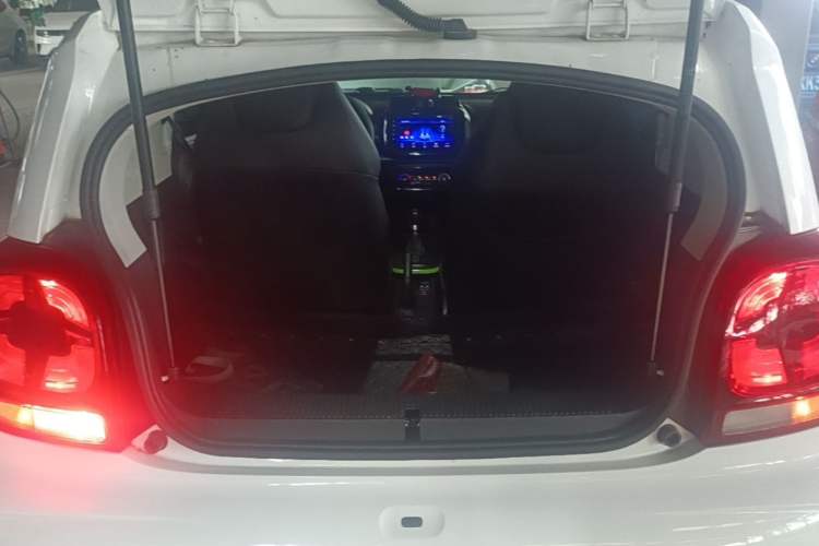 Used Roewe Clever 2021 302km Excellence Edition Trunk