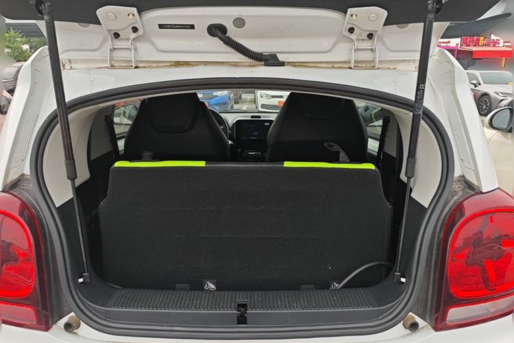 Used Roewe Clever 2021 302 km New Four-Seater Super-Efficient Version Trunk