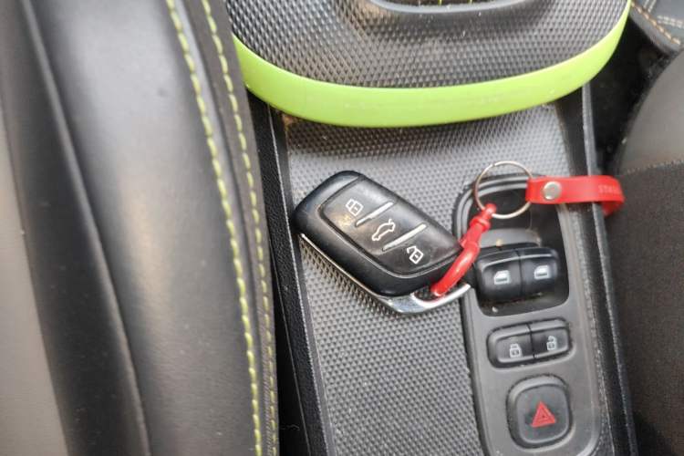 Used Roewe Clever 2021 302 km New Four-Seater Super-Efficient Version Vehicle Key