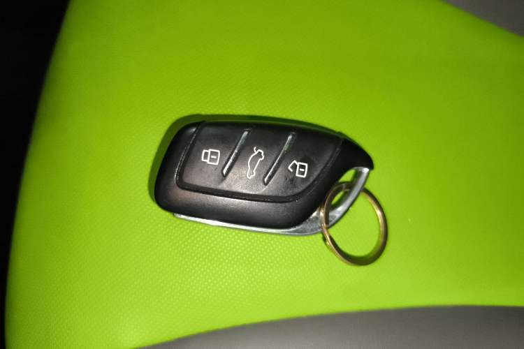 Used Roewe Clever 2021 302 km New Four-Seater Super-Efficient Version Vehicle Key