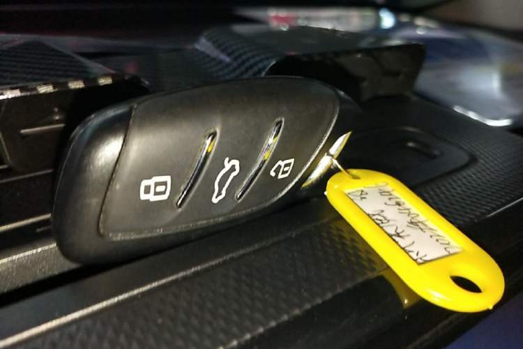 Used Roewe Clever 2021 302 km New Four-Seater Super-Efficient Version Vehicle Key