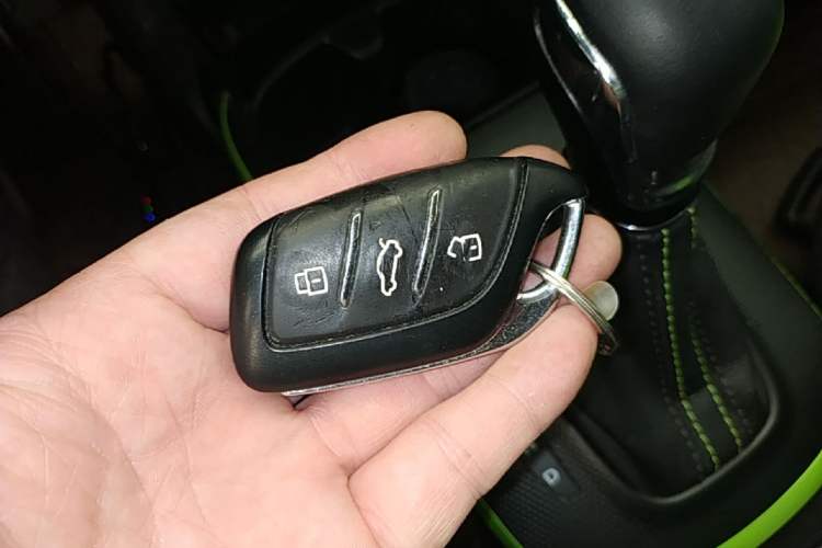 Used Roewe Clever 2021 302 km New Four-Seater Super-Efficient Version Vehicle Key