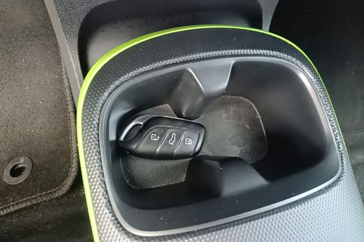 Used Roewe Clever 2021 302 km New Four-Seater Super-Efficient Version Vehicle Key
