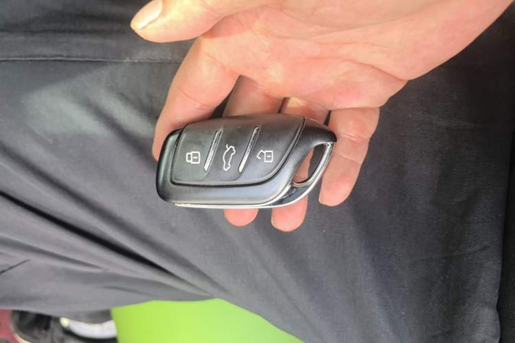 Used Roewe Clever 2021 302km All-Round Version Vehicle Key