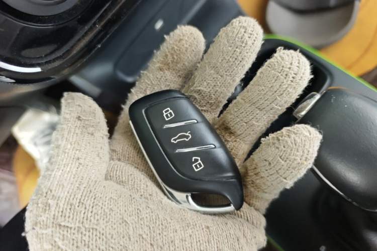 Used Roewe Clever 2021 302 km New Four-Seater Super-Efficient Version Vehicle Key