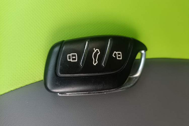 Used Roewe Clever 2021 302 km New Four-Seater Super-Efficient Version Vehicle Key