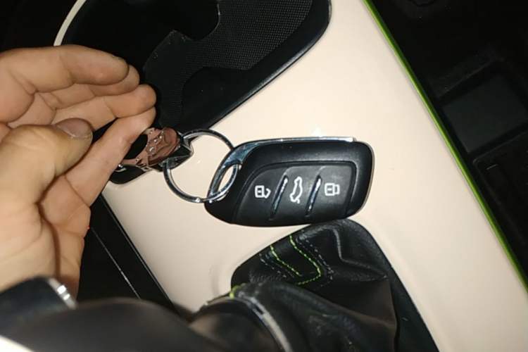 Used Roewe Clever 2021 302 km New Four-Seater Super-Efficient Version Vehicle Key
