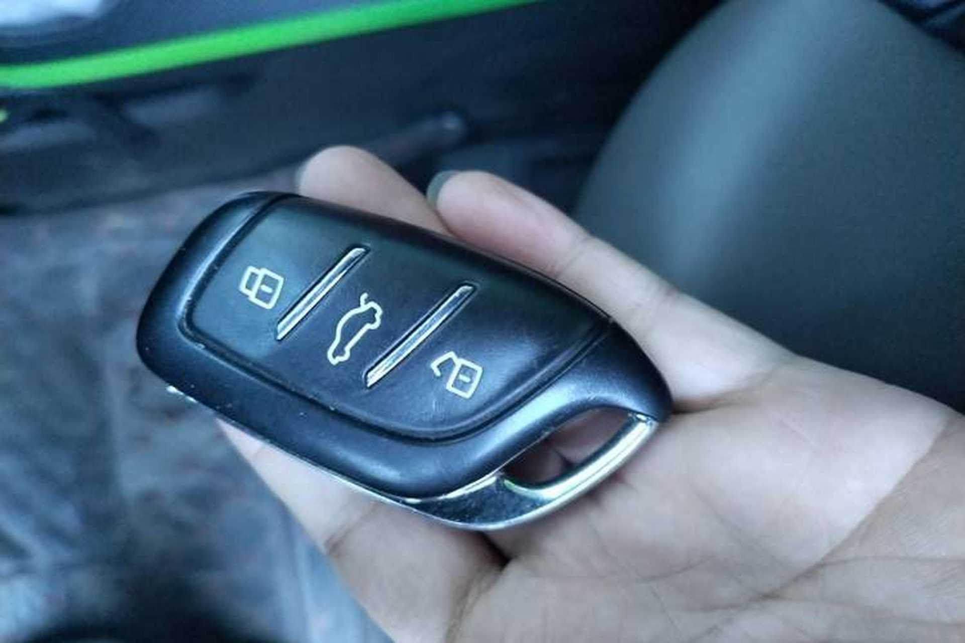 Used Roewe Clever 2021 302 km New Four-Seater Super-Efficient Version Vehicle Key