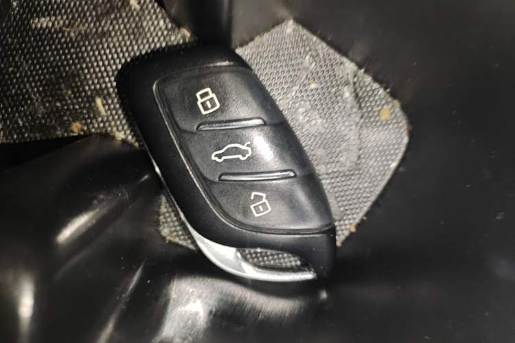 Used Roewe Clever 2021 302km All-Round Version Vehicle Key