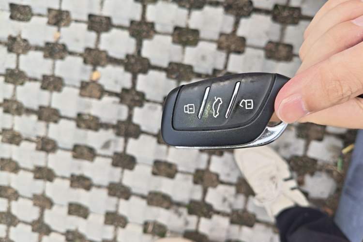 Used Roewe Clever 2021 302km All-Round Version Vehicle Key