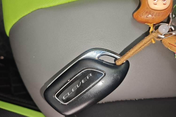Used Roewe Clever 2021 302 km New Four-Seater Super-Efficient Version Vehicle Key