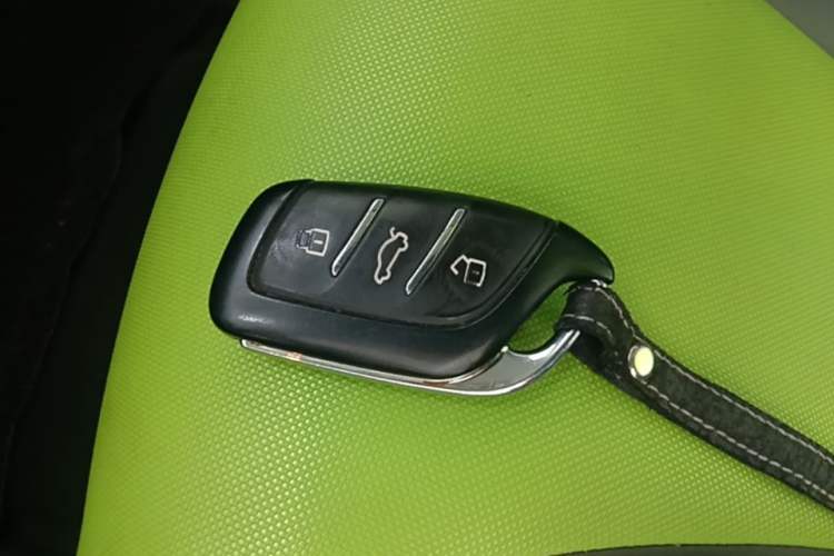 Used Roewe Clever 2021 302 km New Four-Seater Super-Efficient Version Vehicle Key