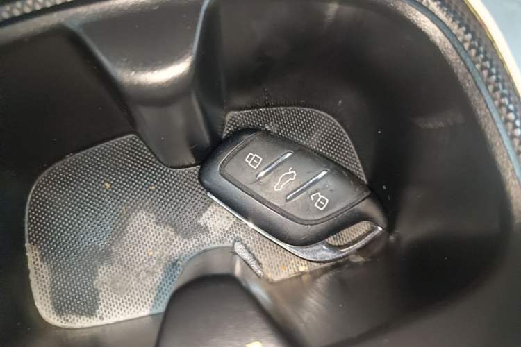 Used Roewe Clever 2021 302 km New Four-Seater Super-Efficient Version Vehicle Key