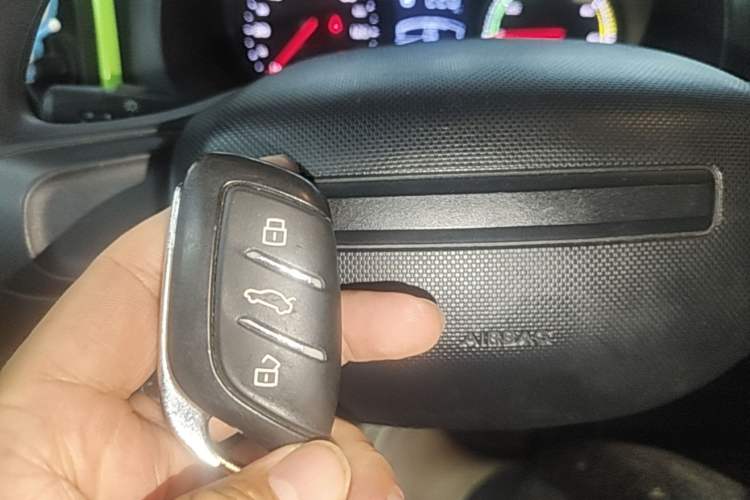 Used Roewe Clever 2021 302km All-Round Version Vehicle Key