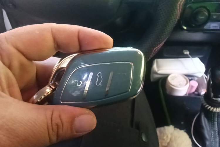 Used Roewe Clever 2021 302 km New Four-Seater Super-Efficient Version Vehicle Key