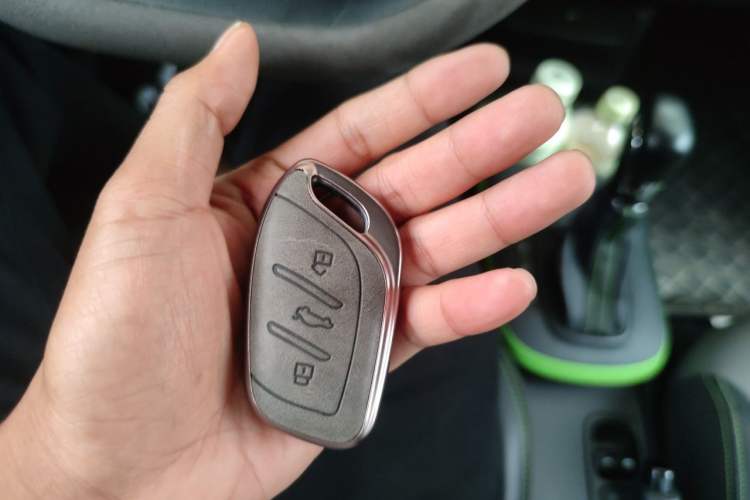 Used Roewe Clever 2021 302 km New Four-Seater Super-Efficient Version Vehicle Key